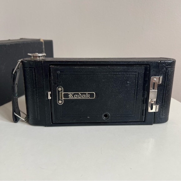 Kodak Black Vintage Camera - Picture 8 of 9